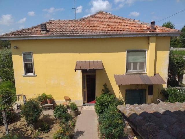 Villa Indipendente in vendita a Mortara, Pavia