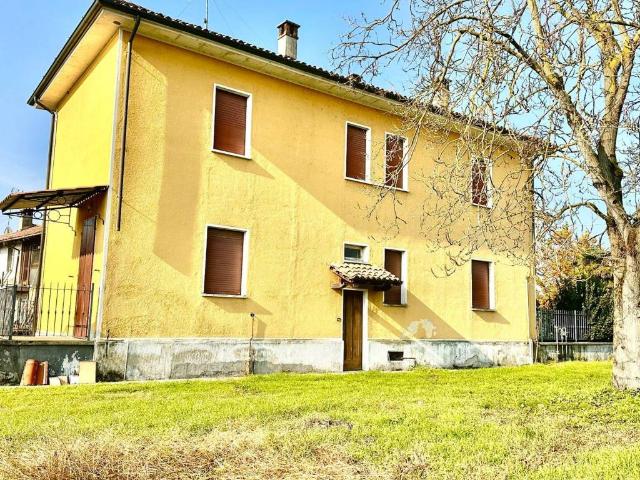 Villa Indipendente in vendita a Mortara, Lombardia