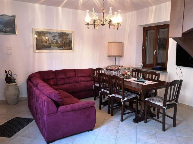 Villa Indipendente in vendita a Mortara, Lombardia