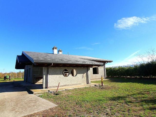 Villa Indipendente in vendita a Mortegliano, Friuli-Venezia Giulia