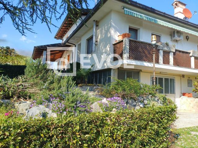 Villa Indipendente in vendita a Moruzzo, Friuli-Venezia Giulia