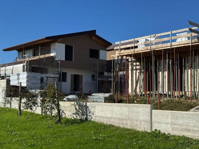Villa Indipendente in vendita a Moruzzo, Friuli-Venezia Giulia
