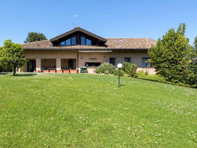 Villa Indipendente in vendita a Moruzzo, Friuli-Venezia Giulia