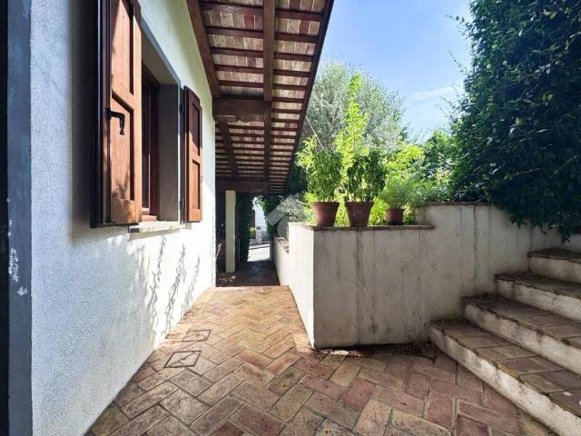 Villa Indipendente in vendita a Moruzzo, Friuli-Venezia Giulia