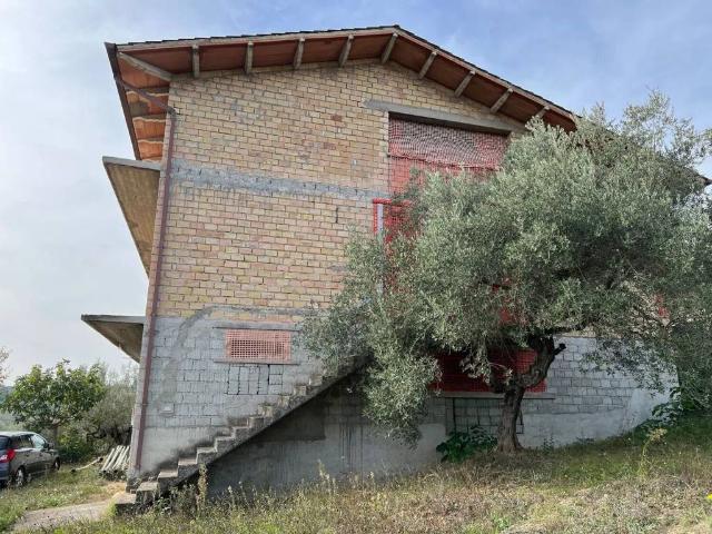 Villa Indipendente in vendita a Senarica, Moscufo