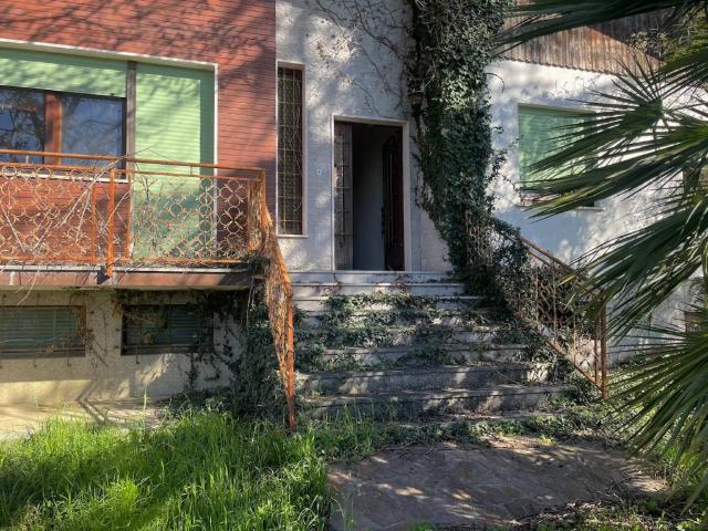 Villa Indipendente in vendita a Mossa, Friuli-Venezia Giulia