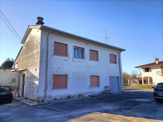 Villa Indipendente in vendita a Mossa, Friuli-Venezia Giulia