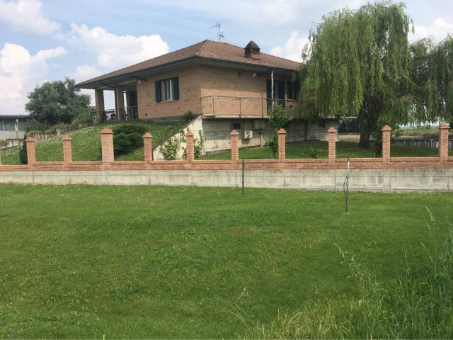 Villa Indipendente in vendita a Piemonte, Vercelli