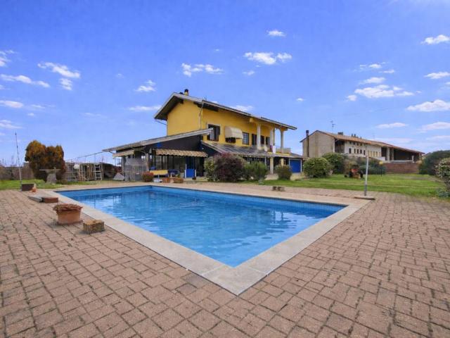Villa Indipendente in vendita a Piemonte, Vercelli