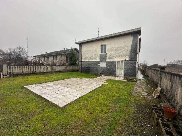Villa Indipendente in vendita a Piemonte, Vercelli