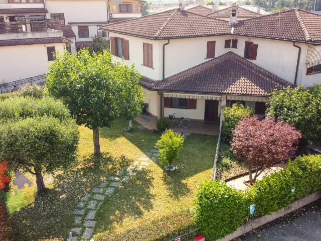 Villa Indipendente in vendita a Motta Visconti, Lombardia