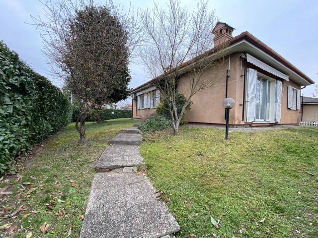 Villa Indipendente in vendita a Motta Visconti, Lombardia