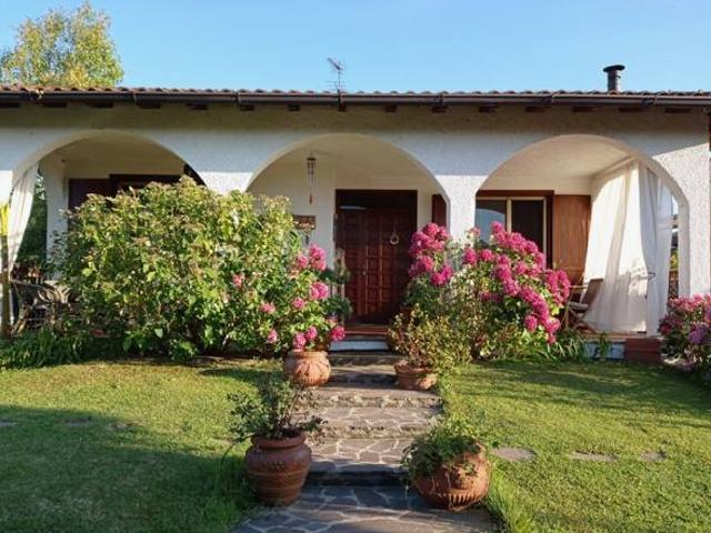 Villa Indipendente in vendita a Motta Visconti, Lombardia