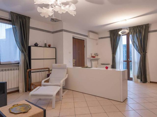 Villa Indipendente in vendita a Motta Visconti, Lombardia