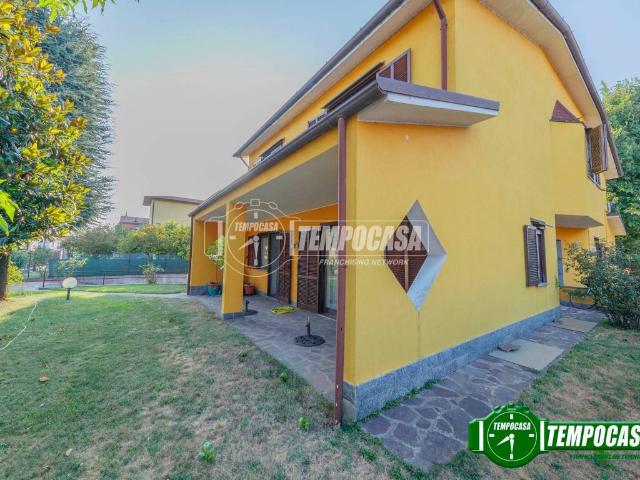 Villa Indipendente in vendita a Motta Visconti, Lombardia