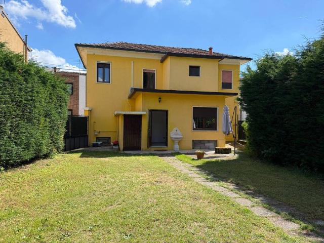 Villa Indipendente in vendita a Motta Visconti, Lombardia