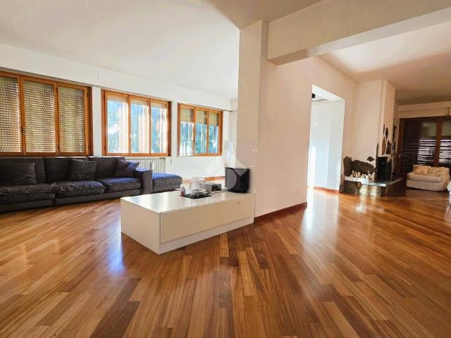 Villa Indipendente in vendita a Motteggiana, Lombardia