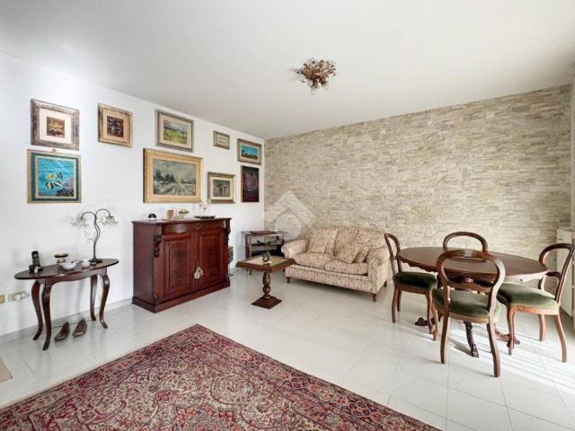 Villa Indipendente in vendita a Mozzagrogna, Abruzzo