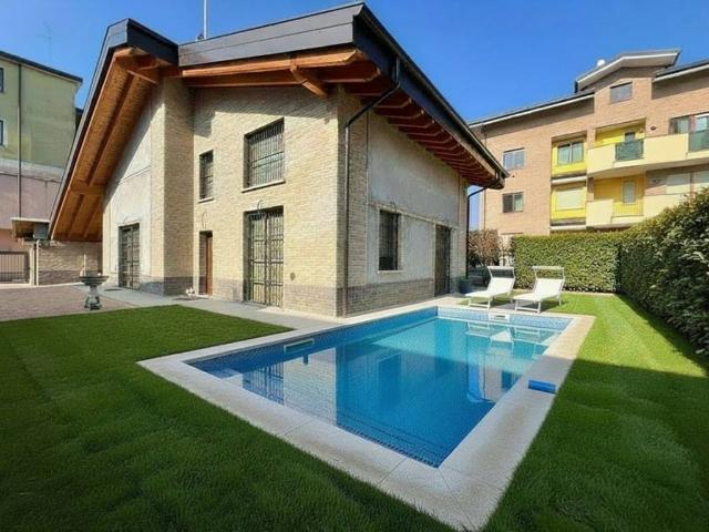 Villa Indipendente in vendita a San Martino, Mozzate
