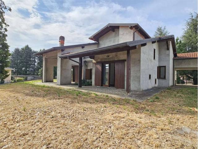 Villa Indipendente in vendita a San Martino, Mozzate
