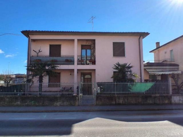 Villa Indipendente in vendita a Mozzecane, Veneto