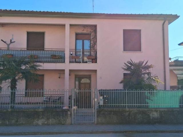 Villa Indipendente in vendita a Mozzecane, Veneto
