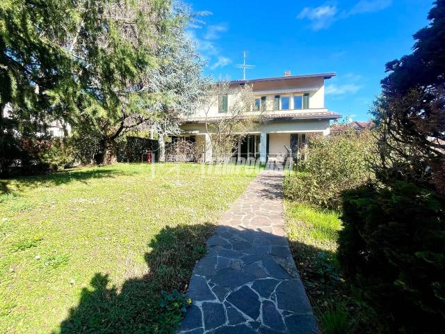 Villa Indipendente in vendita a Dorotina, Mozzo