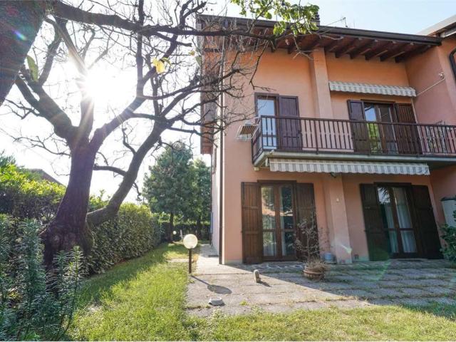 Villa Indipendente in vendita a Dorotina, Mozzo
