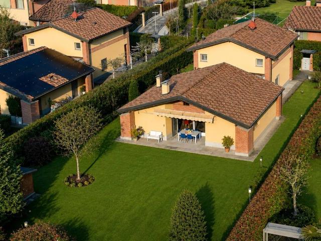 Villa Indipendente in vendita a Dorotina, Mozzo
