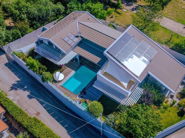 Villa Indipendente in vendita a Chiampore / Čampore, Muggiò