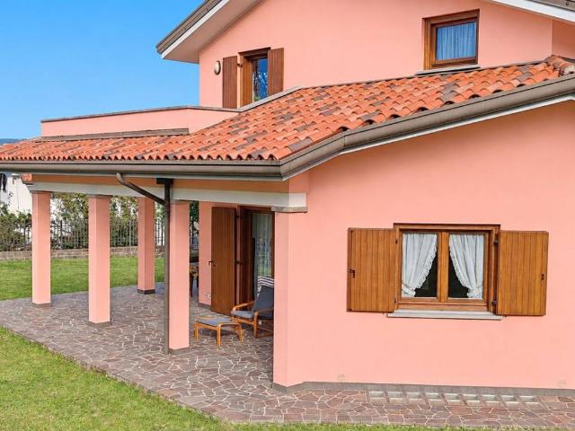 Villa Indipendente in vendita a Fortezza, Muggia / Milje