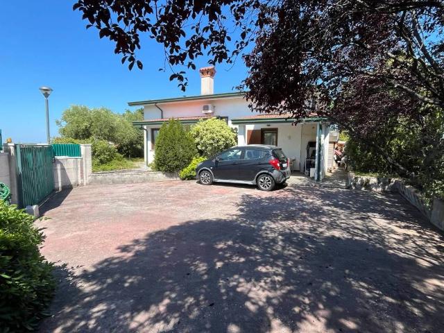 Villa Indipendente in vendita a Chiampore / Čampore, Muggiò