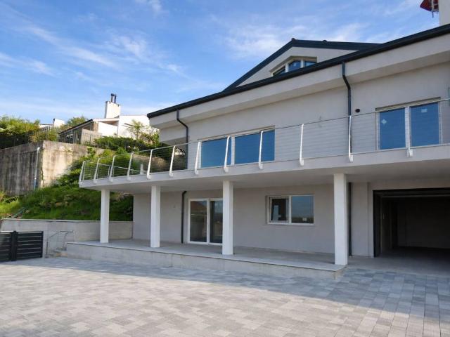 Villa Indipendente in vendita a Fontanella, Muggiò
