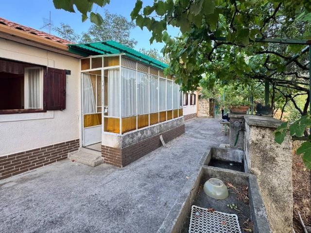 Villa Indipendente in vendita a Chiampore / Čampore, Muggiò