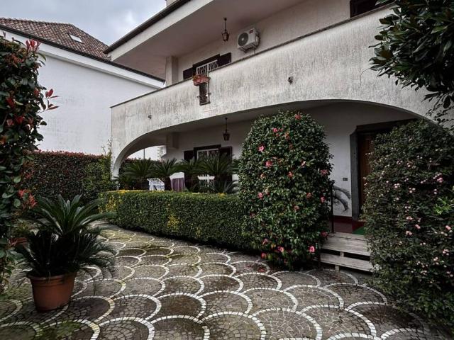Villa Indipendente in vendita a Mugnano Di Napoli, Campania
