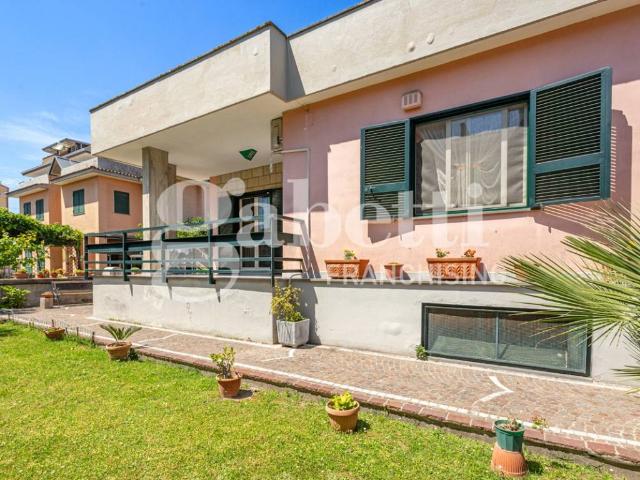 Villa Indipendente in vendita a Mugnano Di Napoli, Campania