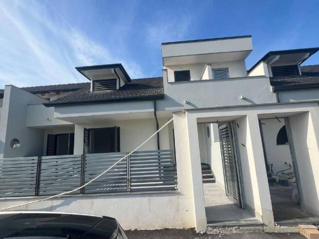 Villa Indipendente in vendita a Mugnano Di Napoli, Campania
