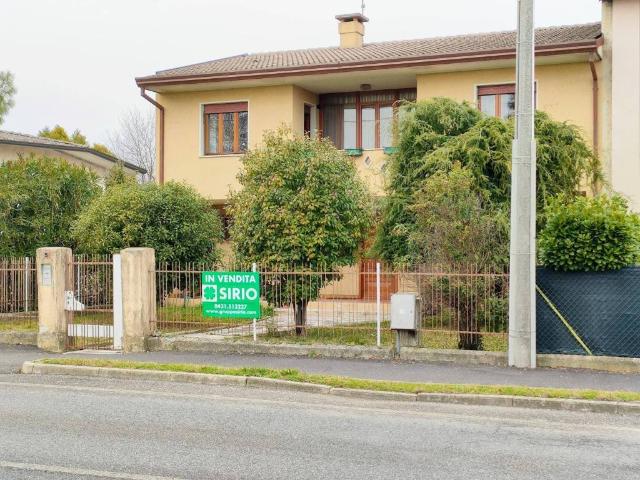 Villa Indipendente in vendita a Muzzana Del Turgnano, Friuli-Venezia Giulia