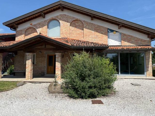 Villa Indipendente in vendita a Muzzana del Turgnano / Muçane, Udine / Udin / Videm