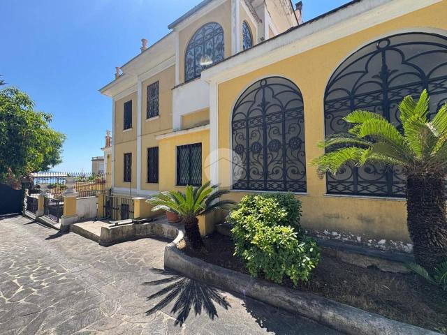 Villa Indipendente in vendita a Municipalità 1, Campania