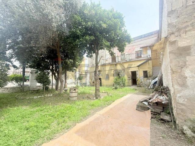 Villa Indipendente in vendita a Municipalità 7, San Pietro A Patierno