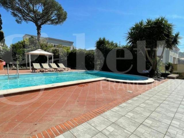 Villa Indipendente in vendita a Astroni, Campania