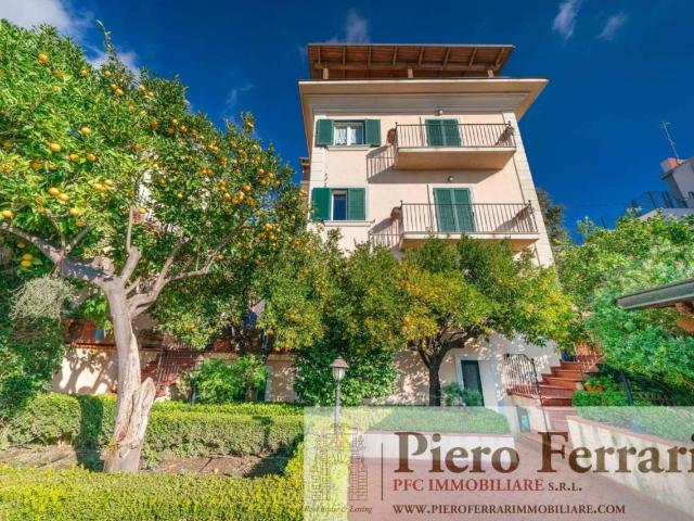 Villa Indipendente in vendita a Capo di Posillipo, Napola