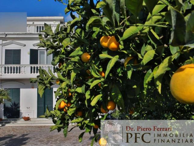 Villa Indipendente in vendita a Coroglio, Campania