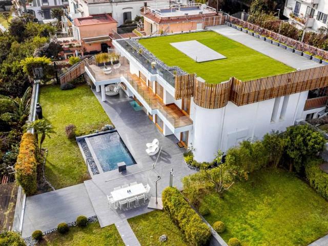 Villa Indipendente in vendita a Municipalità 1, Campania