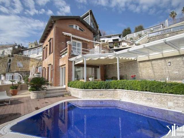 Villa Indipendente in vendita a Coroglio, Campania