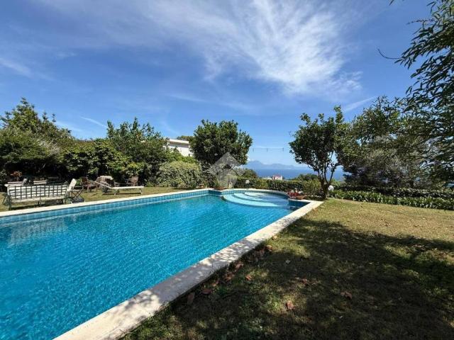 Villa Indipendente in vendita a Coroglio, Campania