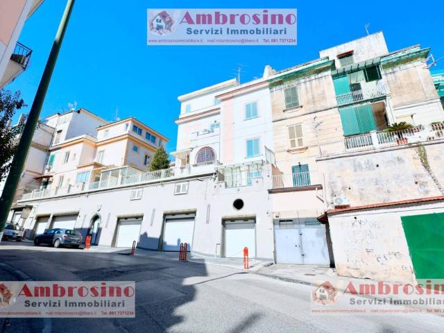Villa Indipendente in vendita a San Carlo all'Arena, Napoli