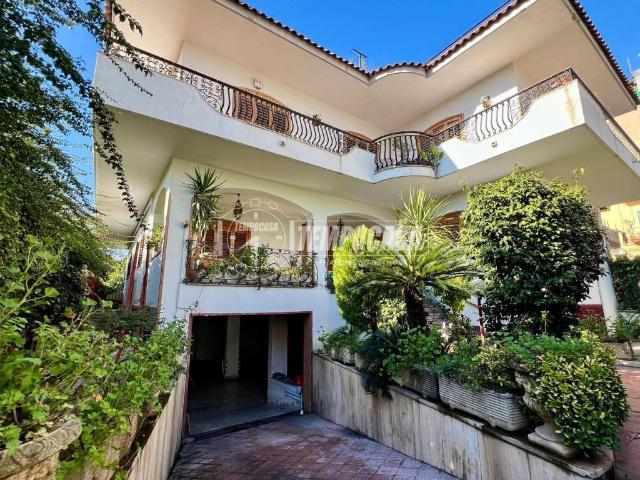 Villa Indipendente in vendita a Napoli