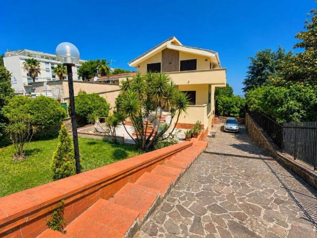 Villa Indipendente in vendita a Santa Croce, Campania